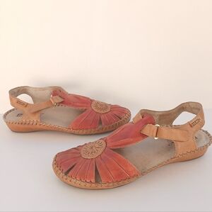 Pikolinos Vallarta Closed Toe Leather Sandals